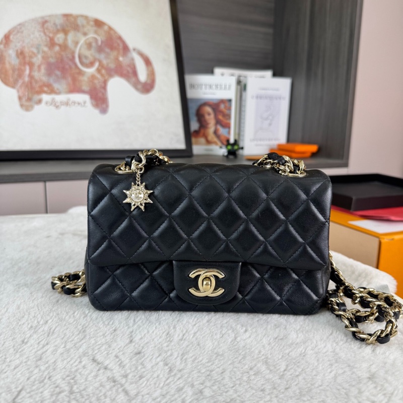 【95%新✨情人節限定👩‍❤️‍💋‍👨全網最優惠】Chanel 黑色小羊皮迷你Coco-charms 長方形翻蓋包-0