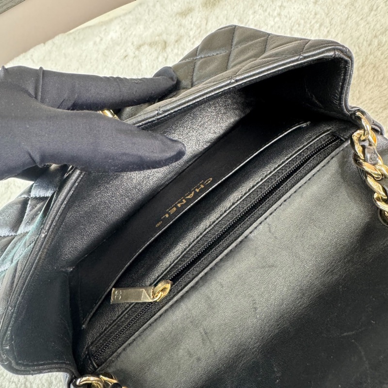 【95%新✨情人節限定👩‍❤️‍💋‍👨全網最優惠】Chanel 黑色小羊皮迷你Coco-charms 長方形翻蓋包-5