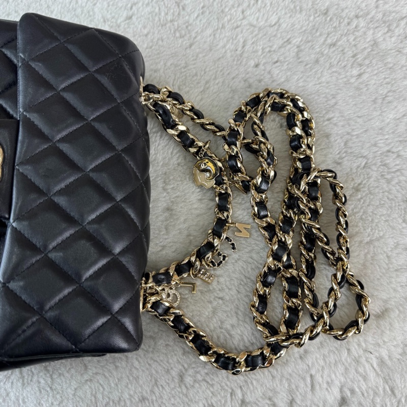 【95%新✨情人節限定👩‍❤️‍💋‍👨全網最優惠】Chanel 黑色小羊皮迷你Coco-charms 長方形翻蓋包-6