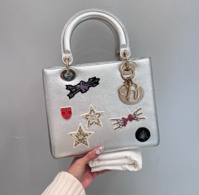 【95%新✨全網最便宜】Dior 迪奧 戴妃五格 銀色徽章款-0