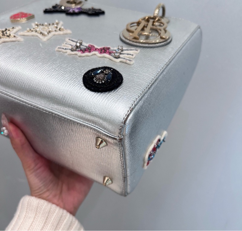 【95%新✨全網最便宜】Dior 迪奧 戴妃五格 銀色徽章款-3