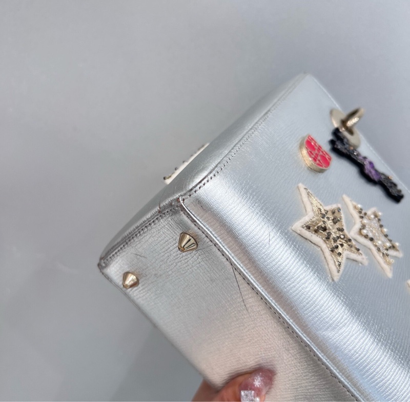 【95%新✨全網最便宜】Dior 迪奧 戴妃五格 銀色徽章款-4