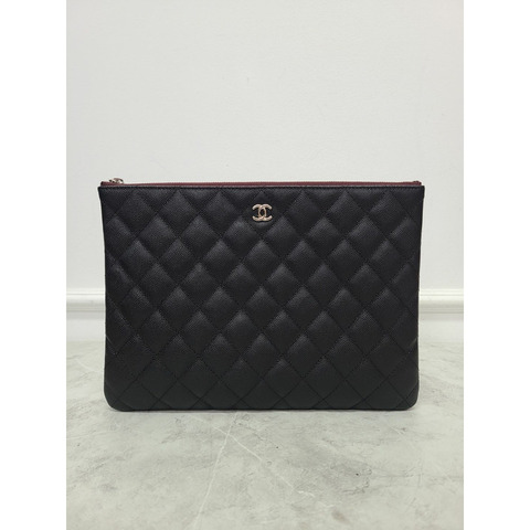 【包稅】CHANEL 黑色魚子醬 CC Logo 銀色新款中型手拿包