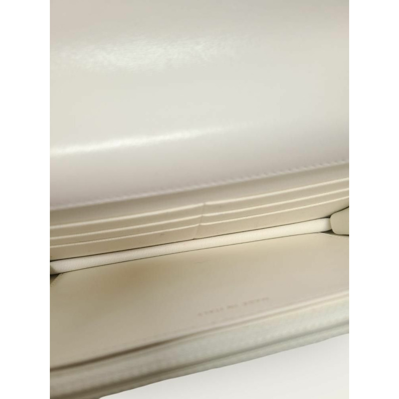 【包稅】CHANEL 白色羊皮金19WOC斜背包-3