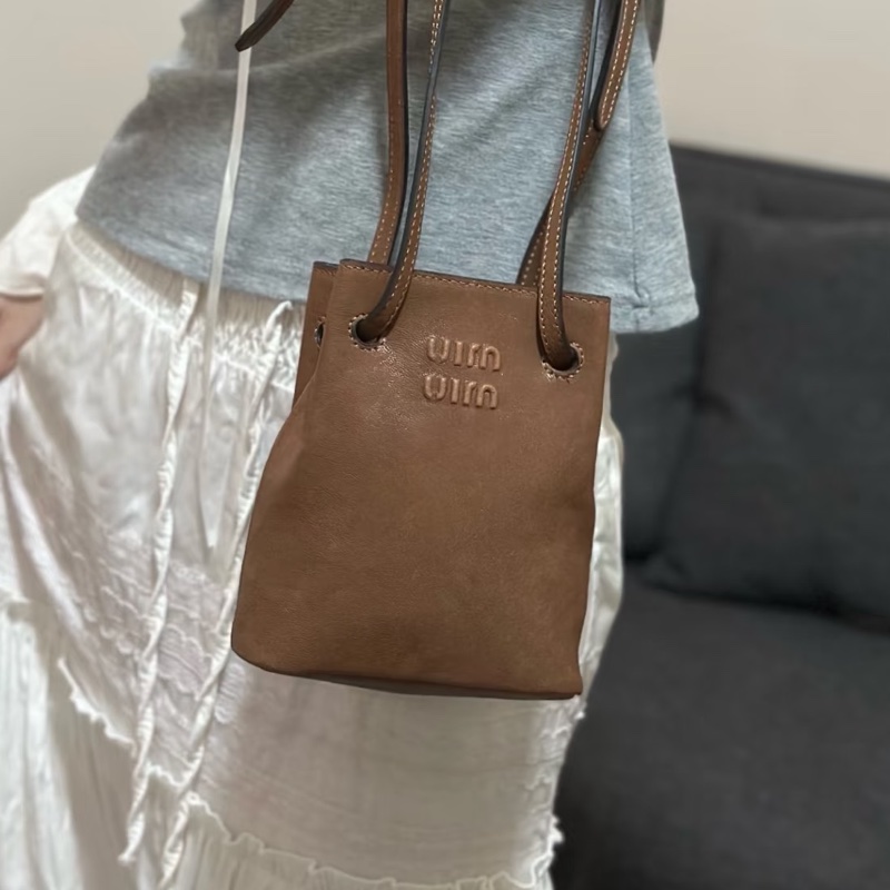 Miu系千金駕到🕊️99新🆕Miu Miu棕色Nappa皮革迷你發財小福袋包水桶包手提單肩斜挎包-1