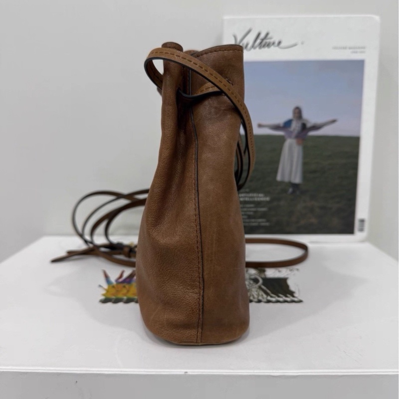 Miu系千金駕到🕊️99新🆕Miu Miu棕色Nappa皮革迷你發財小福袋包水桶包手提單肩斜挎包-7