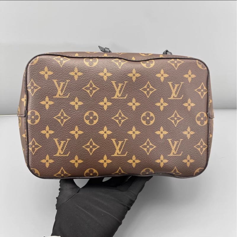 經典不敗實用款❤️‍🔥99新🈶購證😍LV路易威登Neonoe老花水桶包單肩斜挎包-17