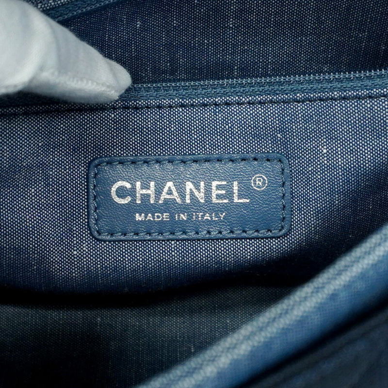 香奈兒女士絎縫鏈條牛仔布海軍藍肩背包-4