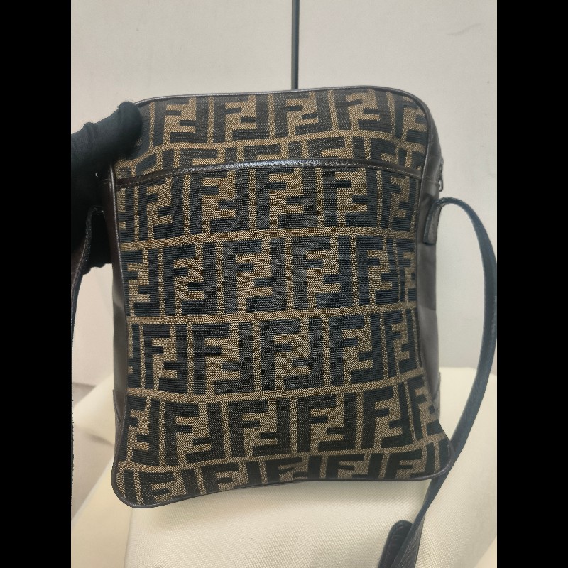 ‼️年前限時特賣‼️（原11800）至1/25⏰㊣✨FENDI✨芬迪 FF 老花 皮革 直立 收納包 相機包 肩背包 斜背包/雙F/二手包/二手精品/保證正品-3