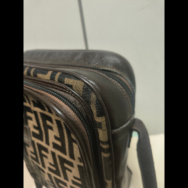 ‼️年前限時特賣‼️（原11800）至1/25⏰㊣✨FENDI✨芬迪 FF 老花 皮革 直立 收納包 相機包 肩背包 斜背包/雙F/二手包/二手精品/保證正品-13