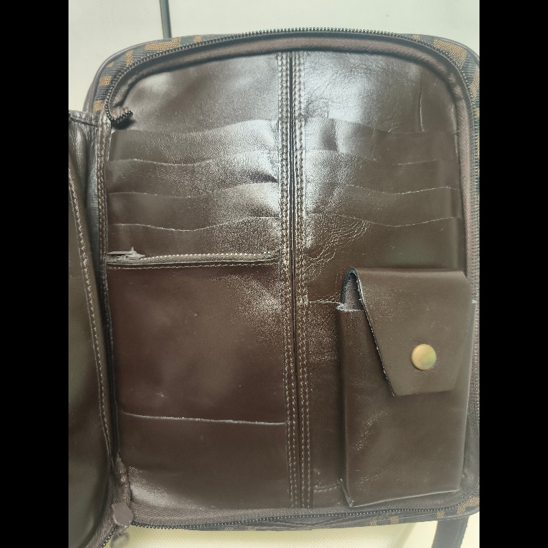 ‼️年前限時特賣‼️（原11800）至1/25⏰㊣✨FENDI✨芬迪 FF 老花 皮革 直立 收納包 相機包 肩背包 斜背包/雙F/二手包/二手精品/保證正品-24