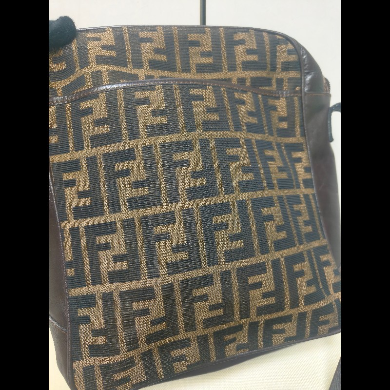 ‼️年前限時特賣‼️（原11800）至1/25⏰㊣✨FENDI✨芬迪 FF 老花 皮革 直立 收納包 相機包 肩背包 斜背包/雙F/二手包/二手精品/保證正品-33