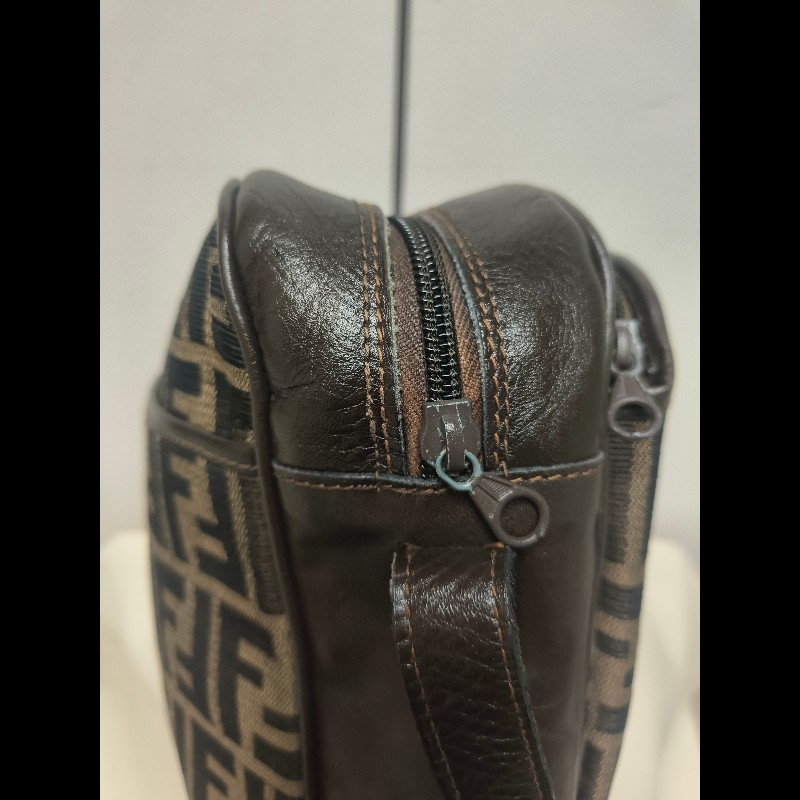 ‼️年前限時特賣‼️（原11800）至1/25⏰㊣✨FENDI✨芬迪 FF 老花 皮革 直立 收納包 相機包 肩背包 斜背包/雙F/二手包/二手精品/保證正品-37