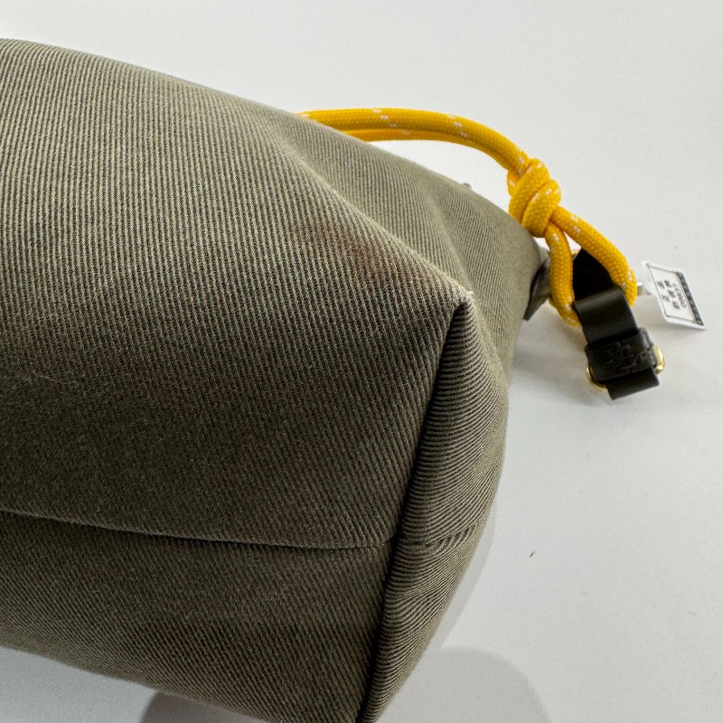 Miu miu綠色帆布飯盒包-13