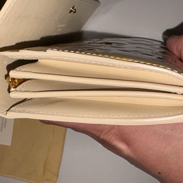 【出售】二手美品 Louis Vuitton Sarah 漆皮長夾｜M91466｜香檳米金-3