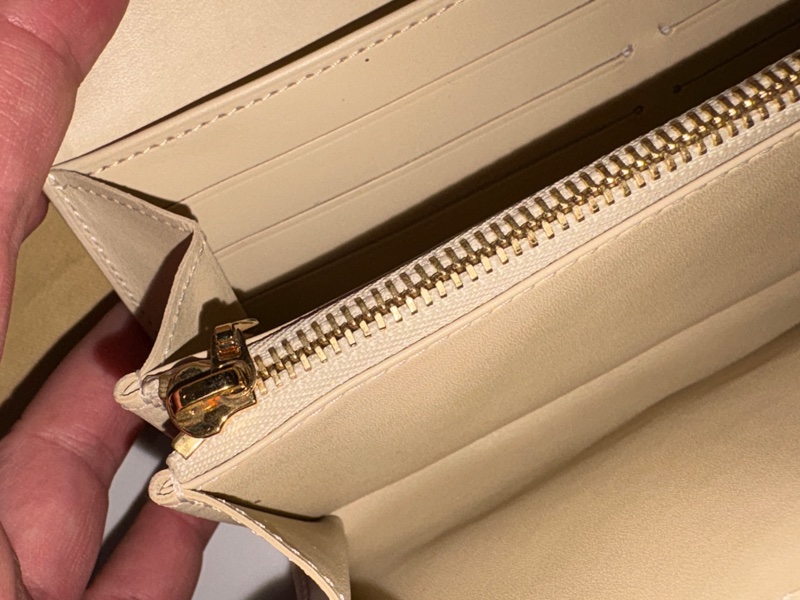 【出售】二手美品 Louis Vuitton Sarah 漆皮長夾｜M91466｜香檳米金-12