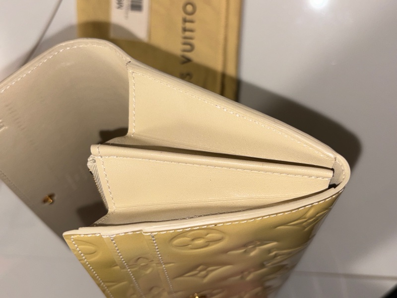 【出售】二手美品 Louis Vuitton Sarah 漆皮長夾｜M91466｜香檳米金-13