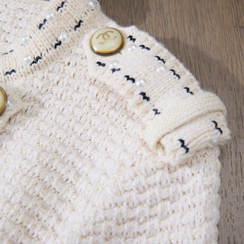 ❤️CHANEL 米色經典外套 精緻LOGO紐扣-6