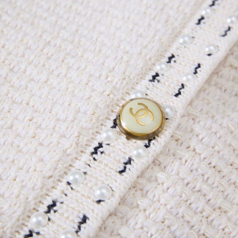 ❤️CHANEL 米色經典外套 精緻LOGO紐扣-7