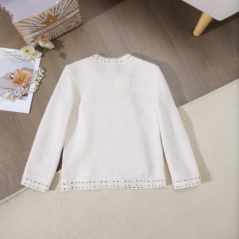 ❤️CHANEL 米色經典外套 精緻LOGO紐扣-8