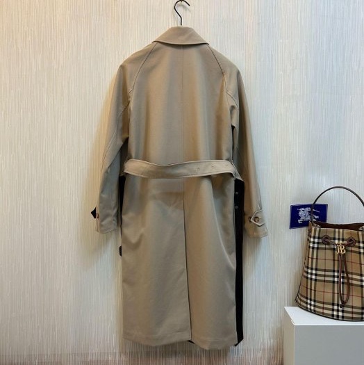 BURBERRY英國黑標羔羊皮裝飾輕便風衣UK2-2