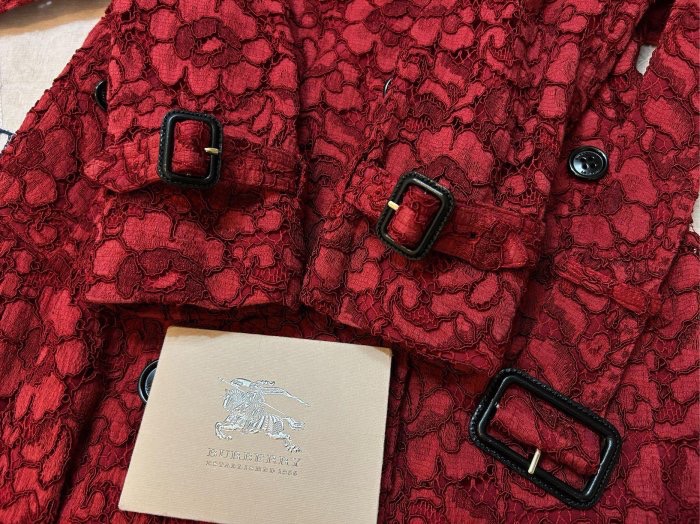 BURBERRY英國紅色蕾絲風衣UK8-4