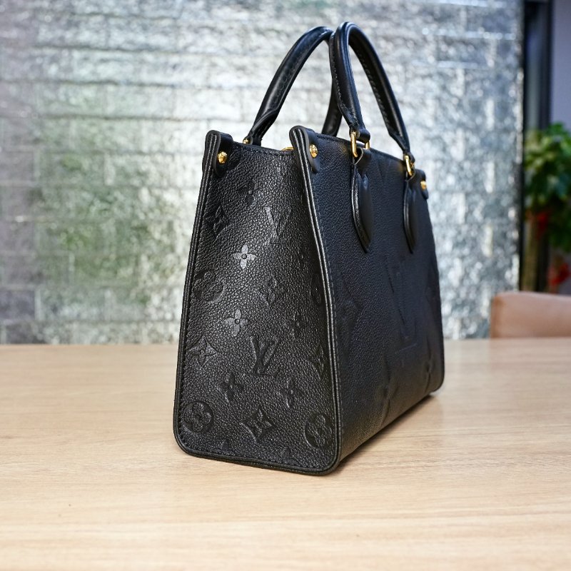 LouisVuitton/路易威登 黑色牛皮壓紋ONTHEGO PM 托特包 M45595-4