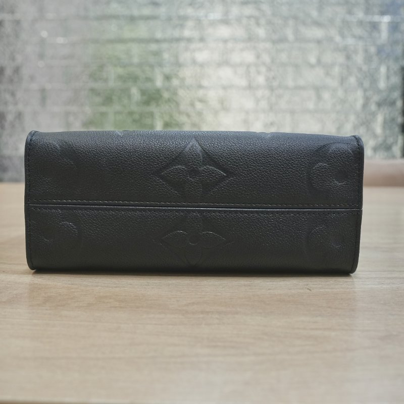 LouisVuitton/路易威登 黑色牛皮壓紋ONTHEGO PM 托特包 M45595-12