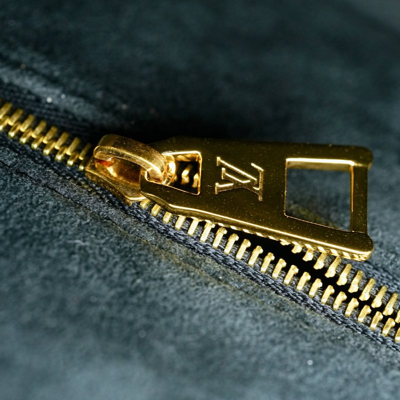 LouisVuitton/路易威登 黑色牛皮壓紋ONTHEGO PM 托特包 M45595-16