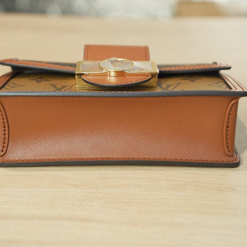 近全新 LouisVuitton/路易威登 Dauhpine OS達芙妮 鏈條斜挎包-5