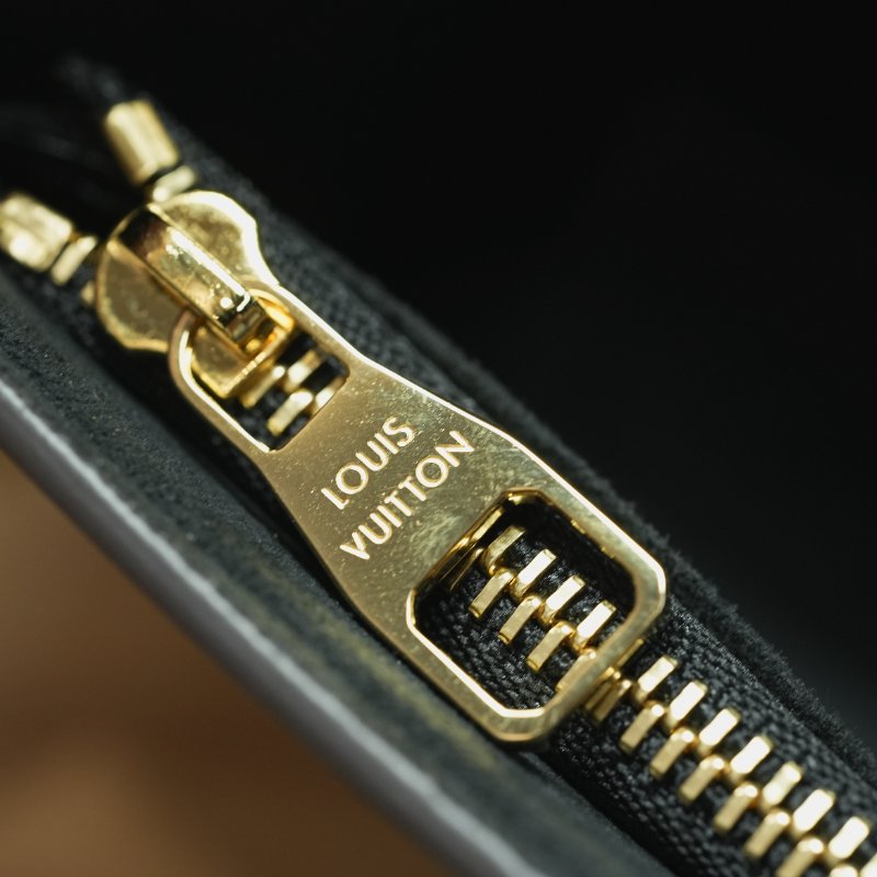 近全新 LouisVuitton/路易威登 Dauhpine OS達芙妮 鏈條斜挎包-8