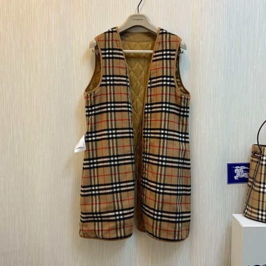 BURBERRY英國經典格紋內搭背心UK6-0