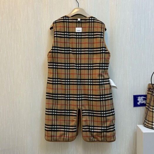 BURBERRY英國經典格紋內搭背心UK6-1