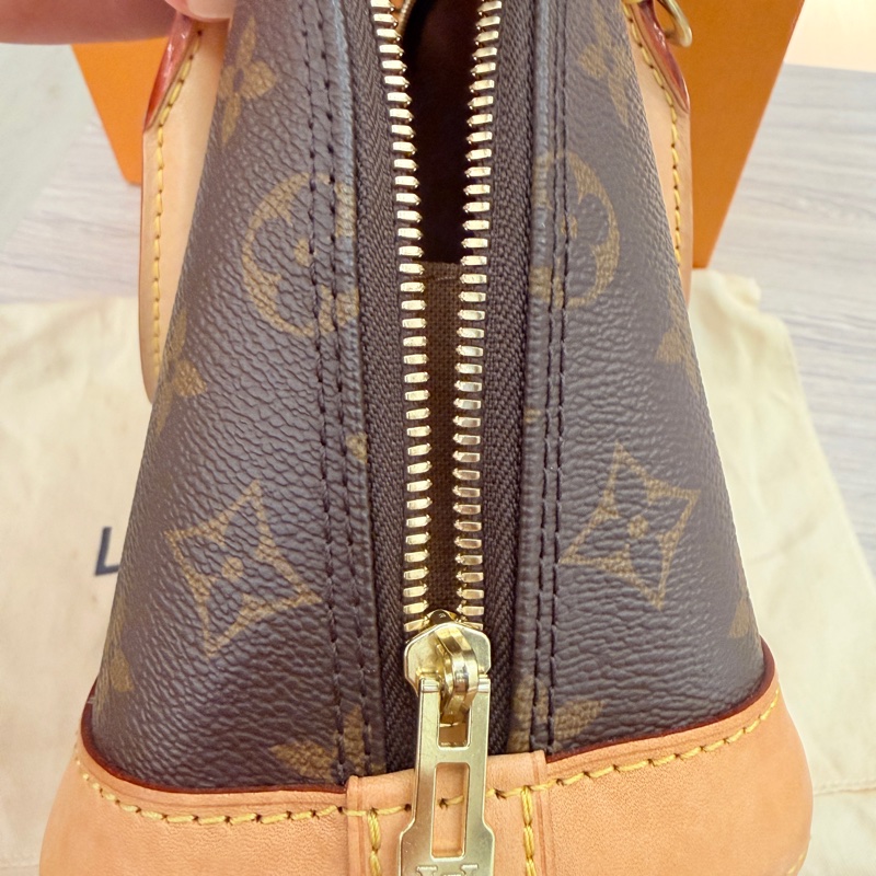 Louis vuitton Alma BB-4