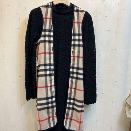 BURBERRY 英國黑標格紋羊毛背心UK4-0