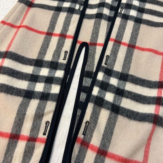 BURBERRY 英國黑標格紋羊毛背心UK4-4