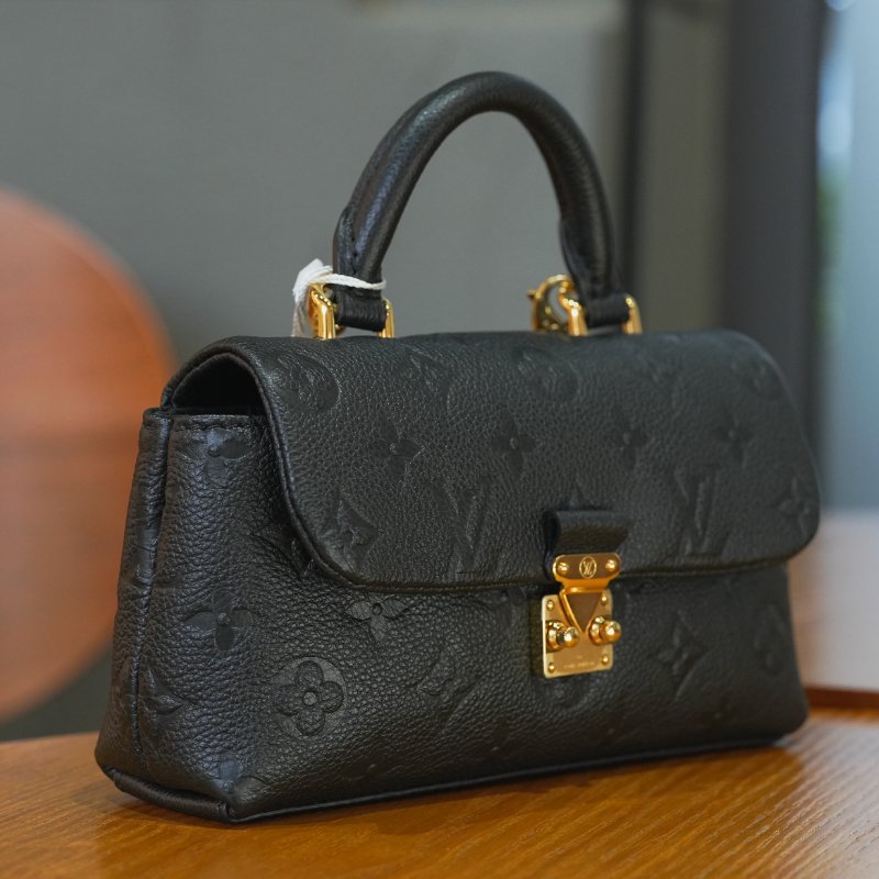 LouisVuitton/路易威登 黑牛皮壓紋Madeleine NANO 瑪德琳 鏈條斜挎包 芯片款-2