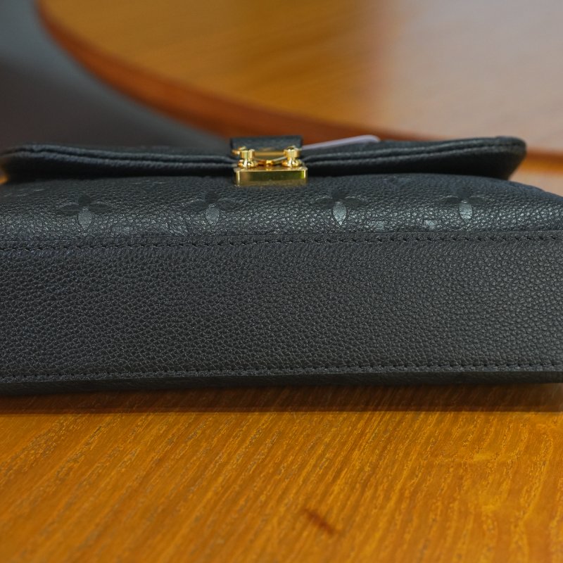 LouisVuitton/路易威登 黑牛皮壓紋Madeleine NANO 瑪德琳 鏈條斜挎包 芯片款-4