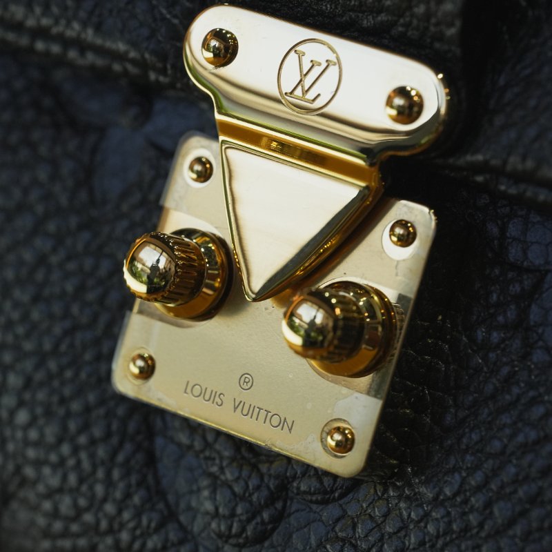 LouisVuitton/路易威登 黑牛皮壓紋Madeleine NANO 瑪德琳 鏈條斜挎包 芯片款-14