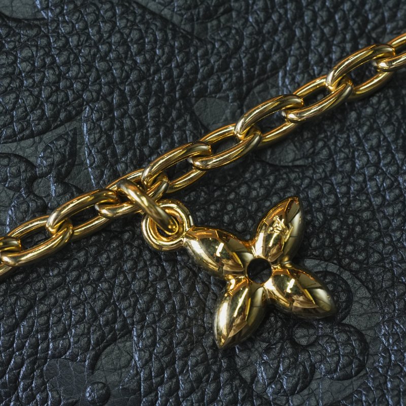 LouisVuitton/路易威登 黑牛皮壓紋Madeleine NANO 瑪德琳 鏈條斜挎包 芯片款-18