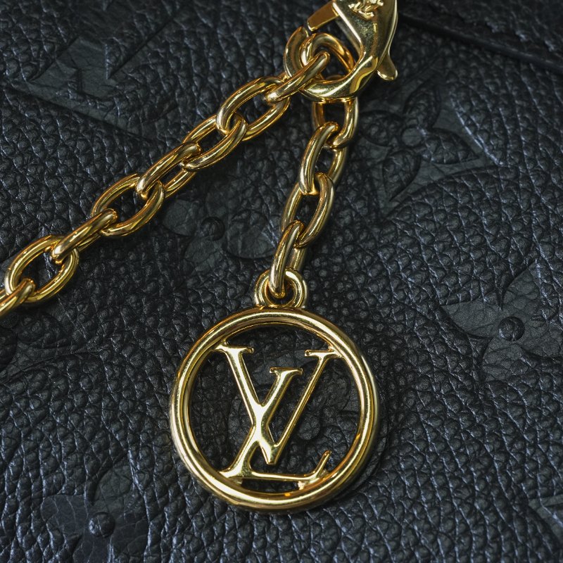 LouisVuitton/路易威登 黑牛皮壓紋Madeleine NANO 瑪德琳 鏈條斜挎包 芯片款-19