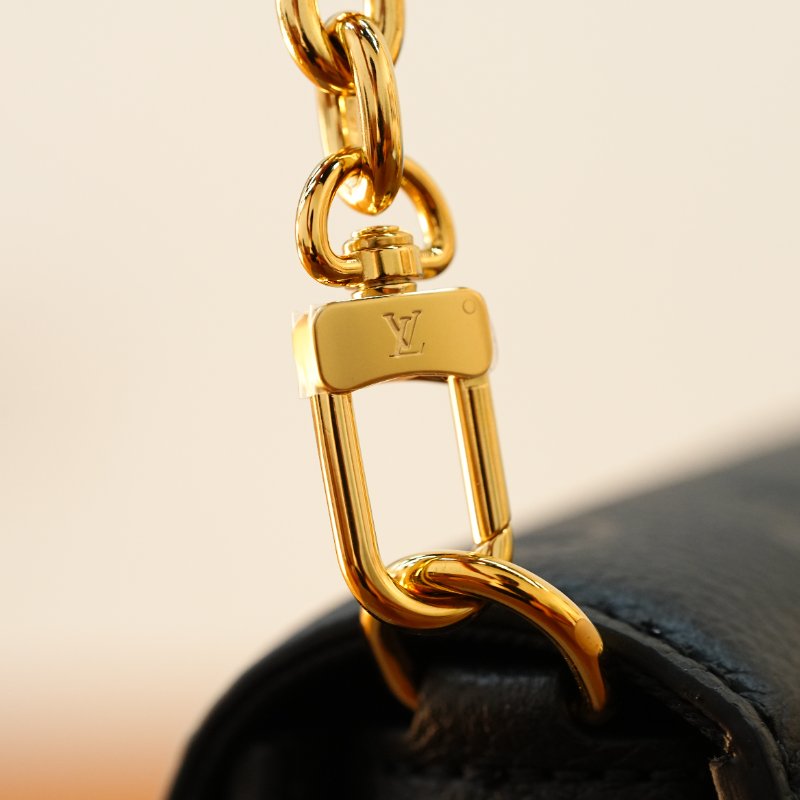 LouisVuitton/路易威登 黑牛皮壓紋Pochette Metis 郵差包鏈條斜背包 芯片款-14