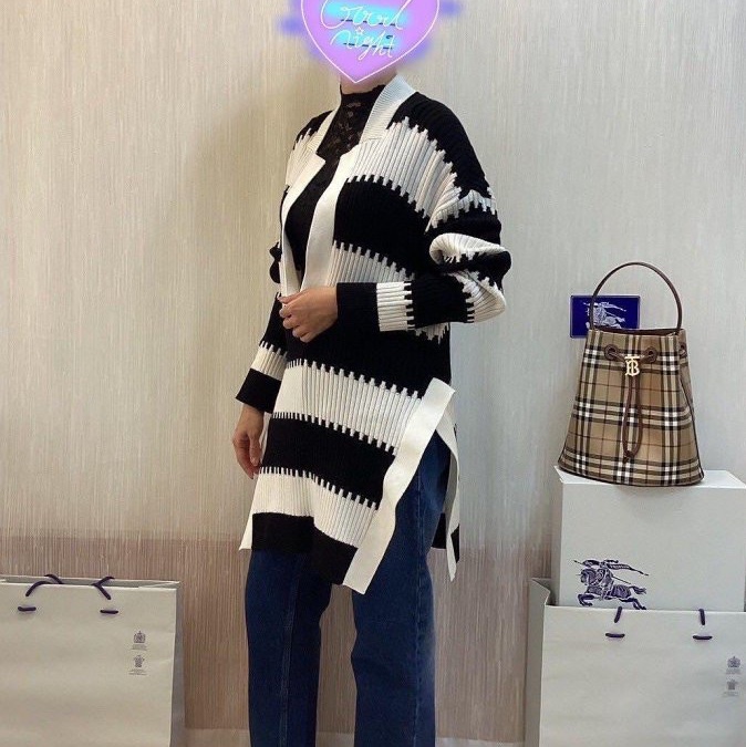 BURBERRY英國黑標男款黑白毛衣S-2