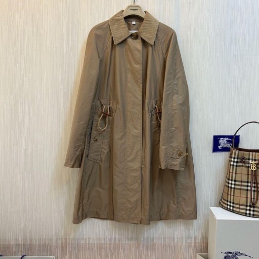 BURBERRY英國蜜色塔夫綢風雪大衣UK6-2