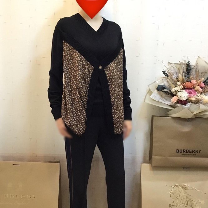BURBERRY英國黑標專屬標誌印花絲質裁片黑色毛衣XS-0