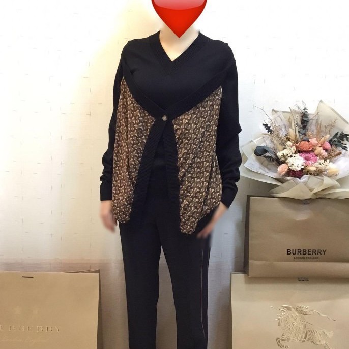 BURBERRY英國黑標專屬標誌印花絲質裁片黑色毛衣XS-1