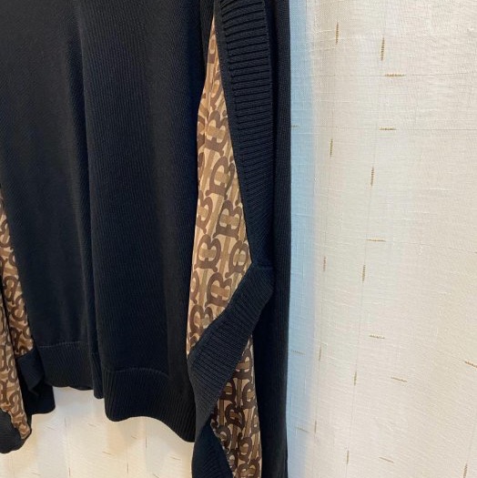 BURBERRY英國黑標專屬標誌印花絲質裁片黑色毛衣XS-3