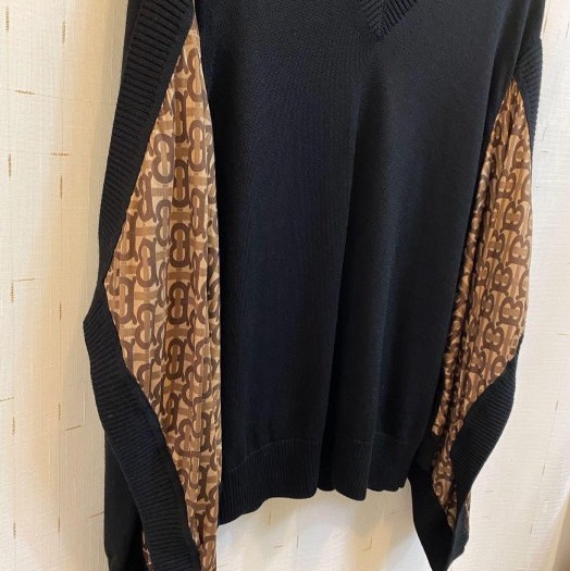 BURBERRY英國黑標專屬標誌印花絲質裁片黑色毛衣XS-4