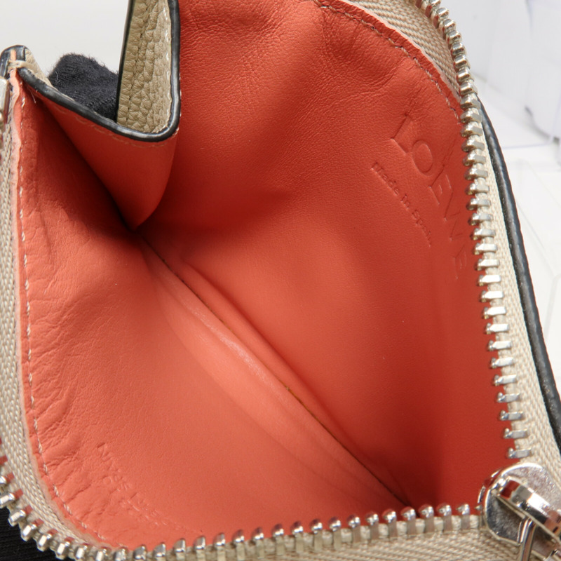 LOEWE 牛皮皮革Card Case銀扣卡片套-12