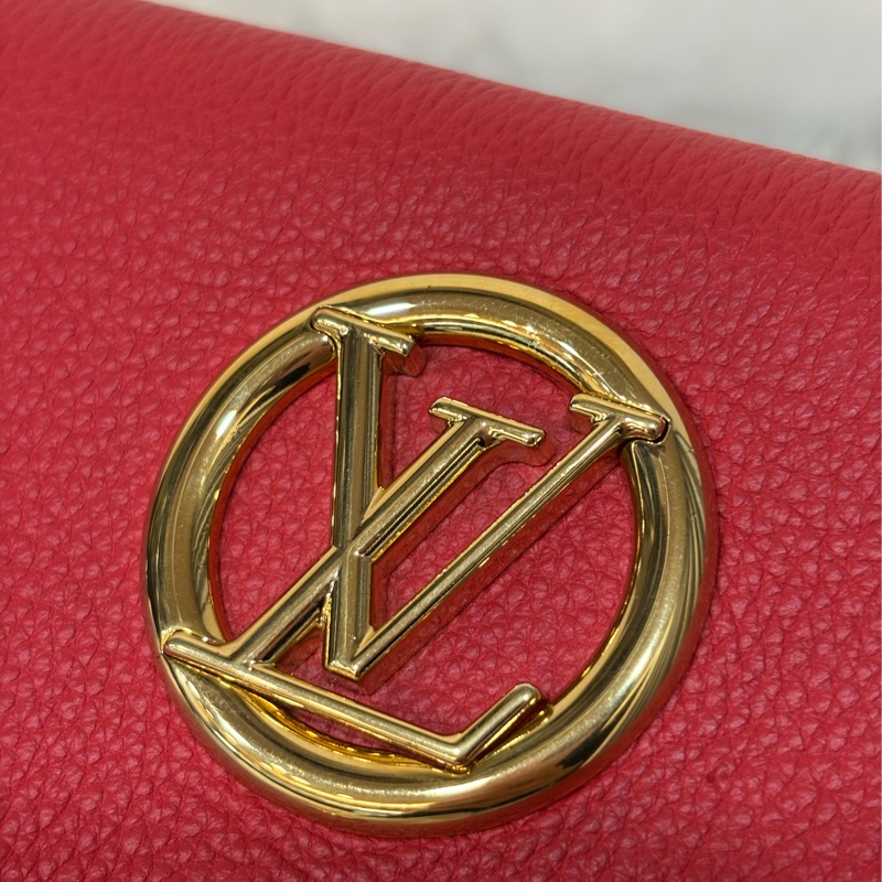 LV 訂製款 紅色荔枝皮 圓形 LOGO 釦式 信封 長夾 皮夾 收納袋 萬用袋-5